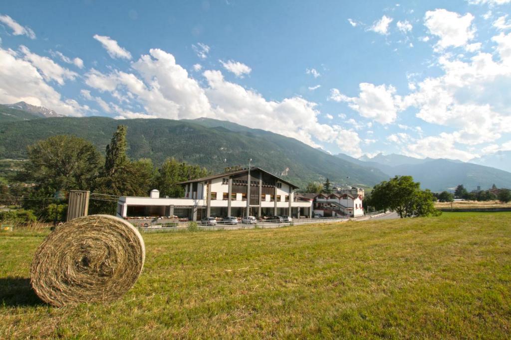 Hotel Sarre Exteriör bild